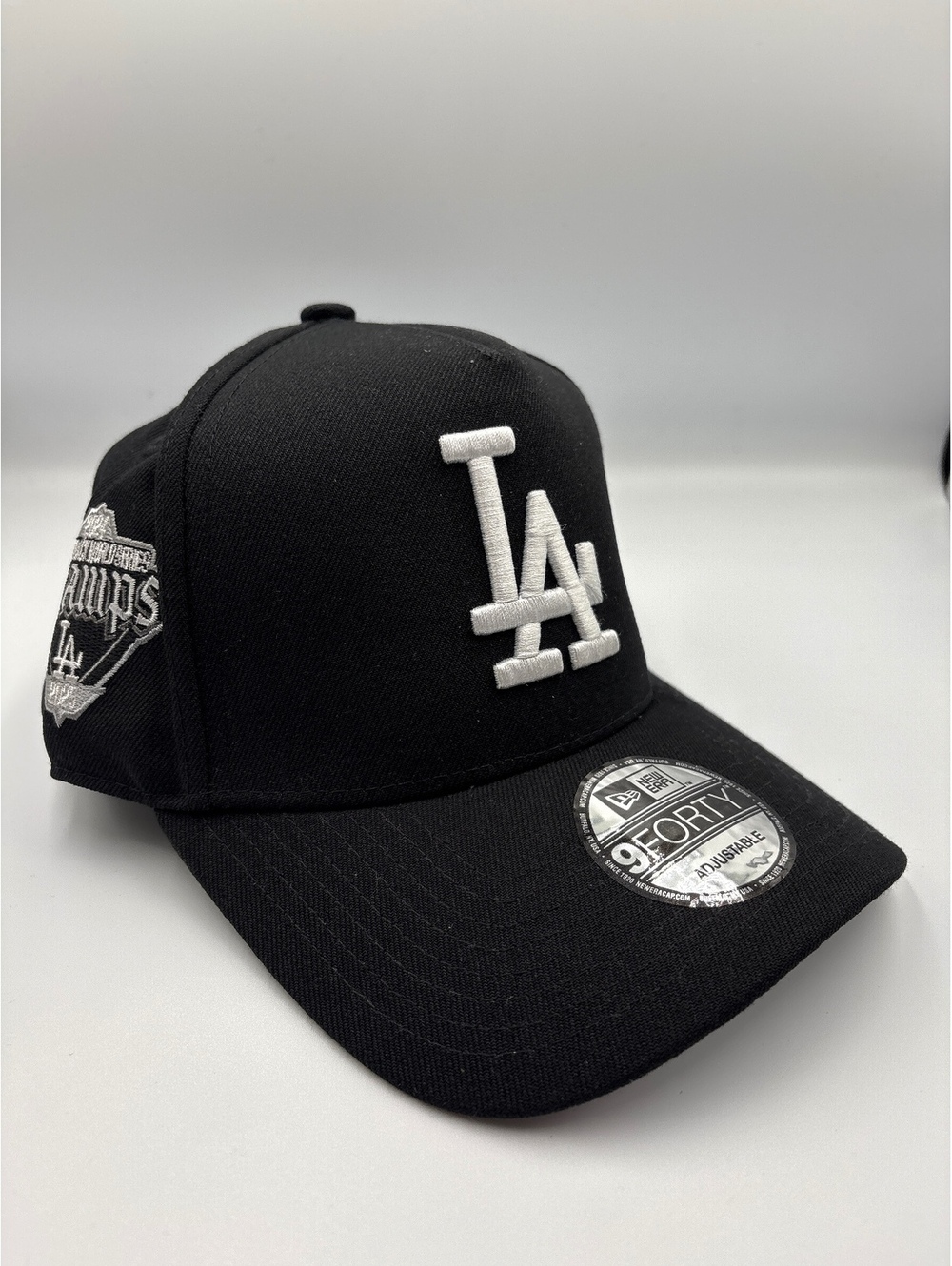 New Era 9FORTY Adjustable Los Angeles Dodgers Black Baseball Cap